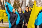 У Дніпрі студенти мистецько-художнього коледжу культури влаштували флешмоб до Дня Соборності України