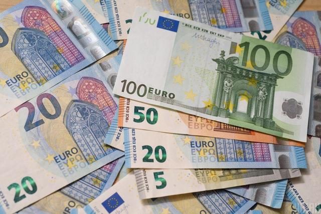 Впервые в истории: курс евро пересек отметку в 40 гривень