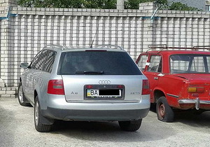    AUDI A6,      