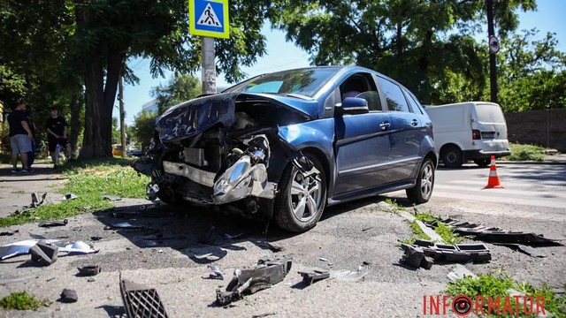    ѳ     Mercedes  Chevrolet