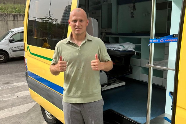 «Народная Армия» Романа Зозули начинает сбор на 47 машин скорой помощи